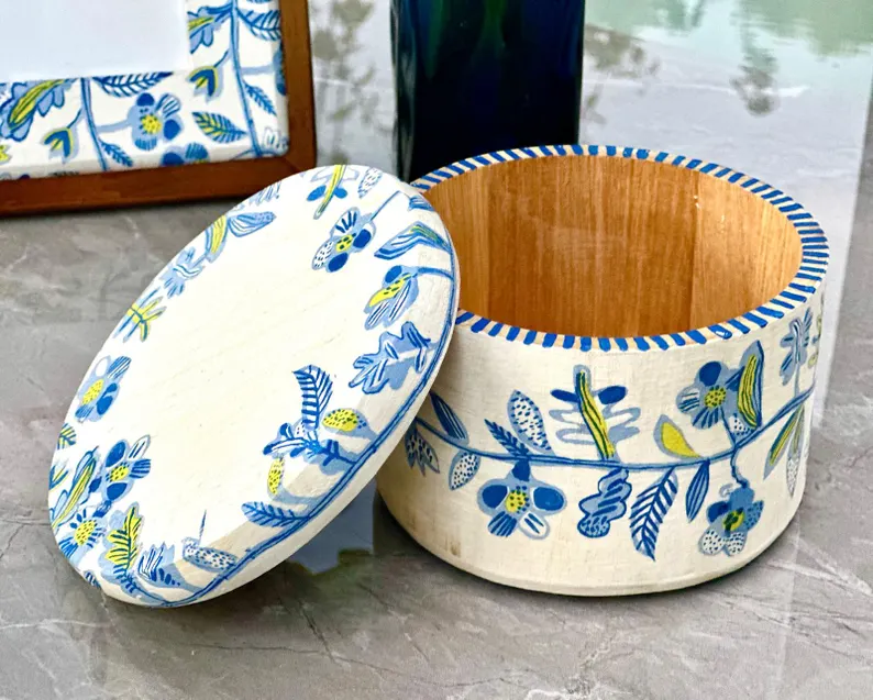 Floral keepsake box trinket 